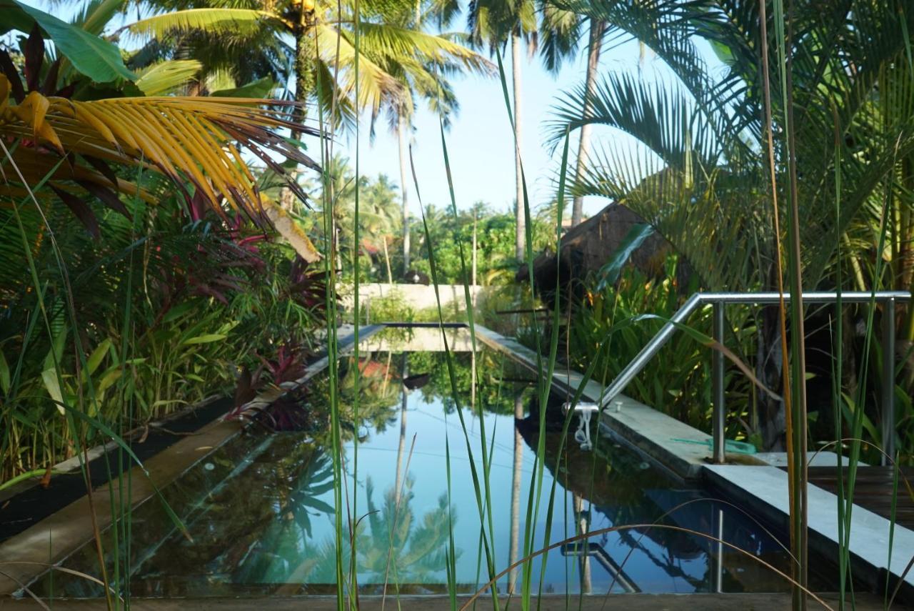 Red Coconut Villa Bentota Bagian luar foto